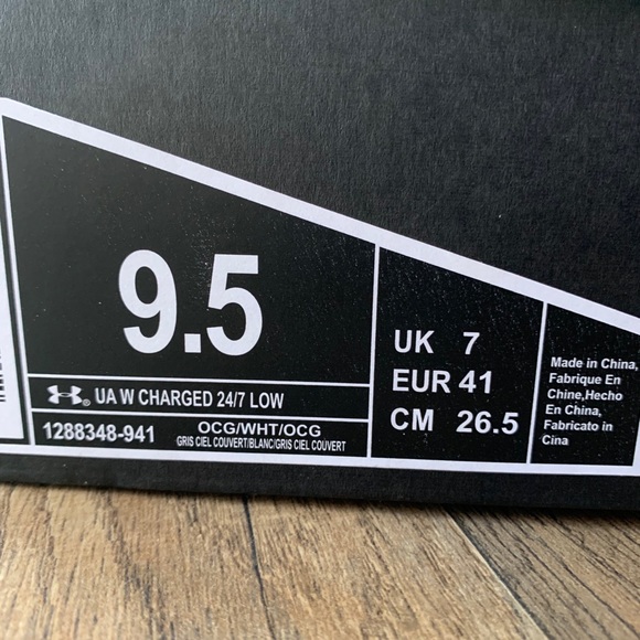 Under armour sneakers - Picture 1 of 6